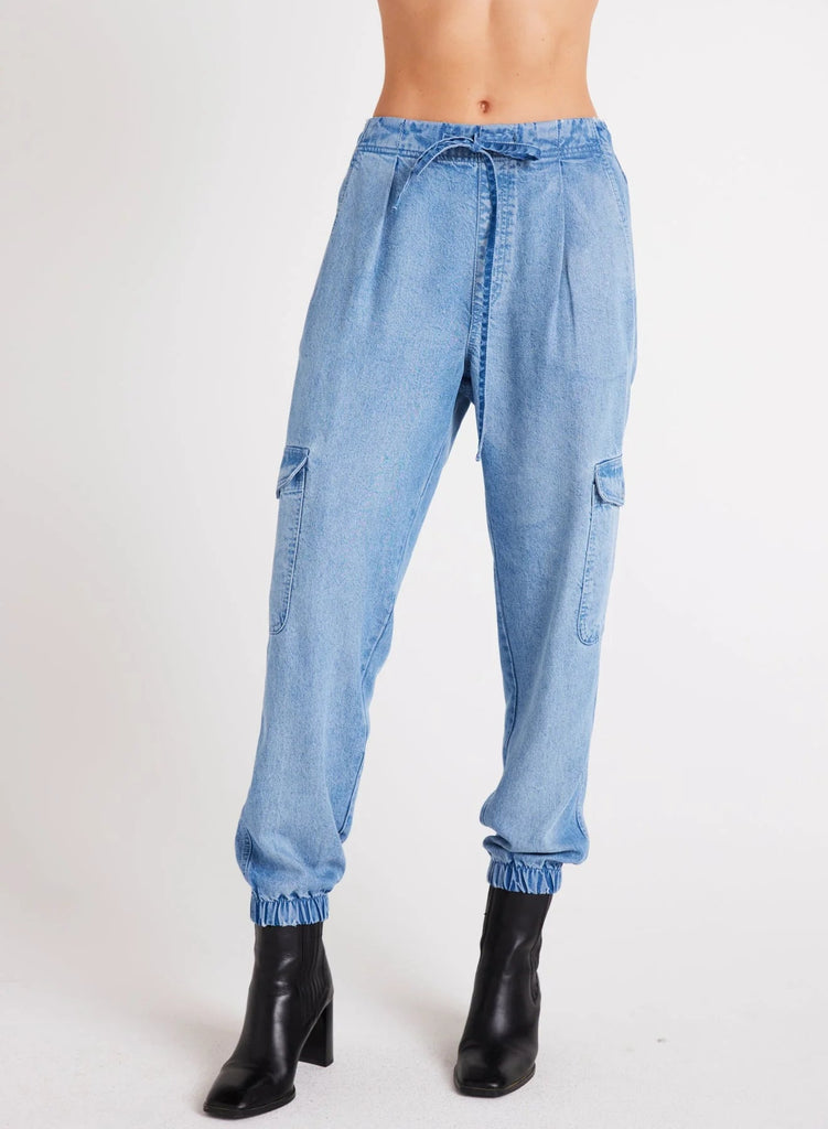 Bella Dahl - Isla Pleated Jogger - Vintage Horizon Wash - Joggers_Bella Dahl - Aritmetik - montreal