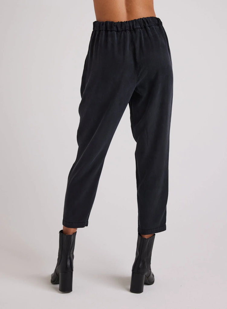 Bella Dahl - Nico Clean Waist Slouchy Trouser - Black - PANTS_Bella Dahl - Aritmetik - montreal