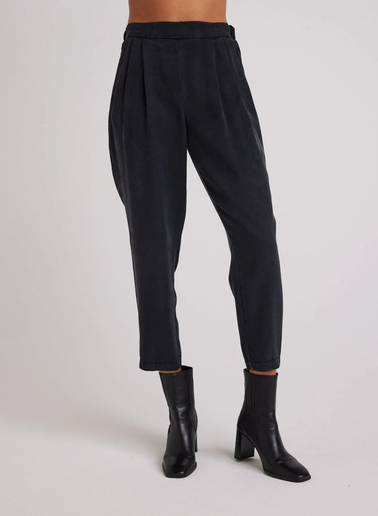 Bella Dahl - Nico Clean Waist Slouchy Trouser - Black - PANTS_Bella Dahl - Aritmetik - montreal