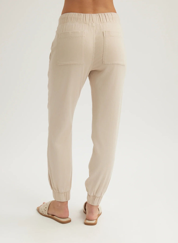 Bella Dahl - Pocket Jogger - BEIGE - PANTS_Bella Dahl - Aritmetik - montreal