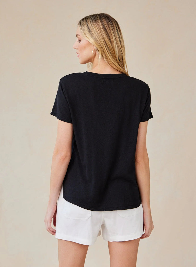 Bella Dahl - Side Slit V - Neck Tee - Black - T-shirt_Bella Dahl - Aritmetik - montreal