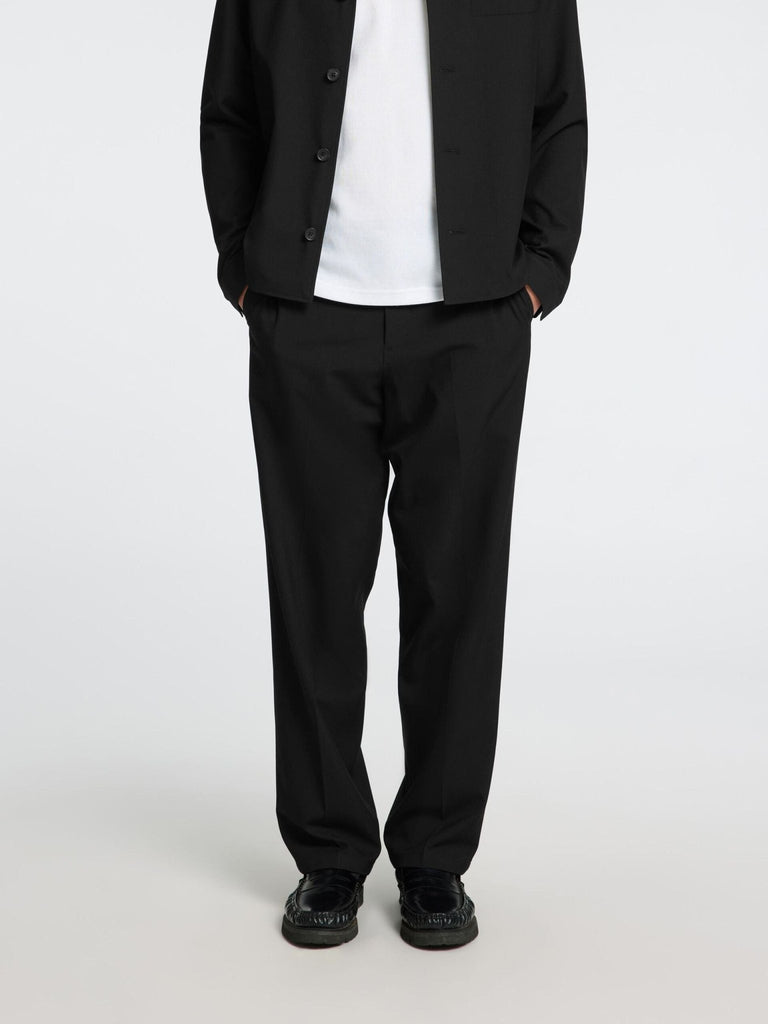 SELECTED - 220 LOOSE - FIT TROUSERS - BLACK - PANTS_SELECTED - Aritmetik - montreal