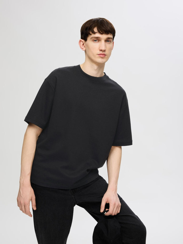 SELECTED - OVERSIZED SHORT - SLEEVED T - SHIRT - BLACK - T-Shirts_Selected - Aritmetik - montreal