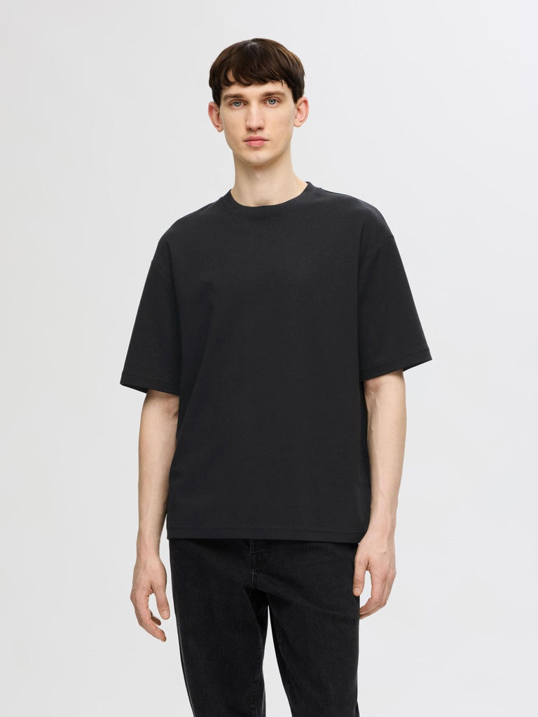 SELECTED - OVERSIZED SHORT - SLEEVED T - SHIRT - BLACK - T-Shirts_Selected - Aritmetik - montreal