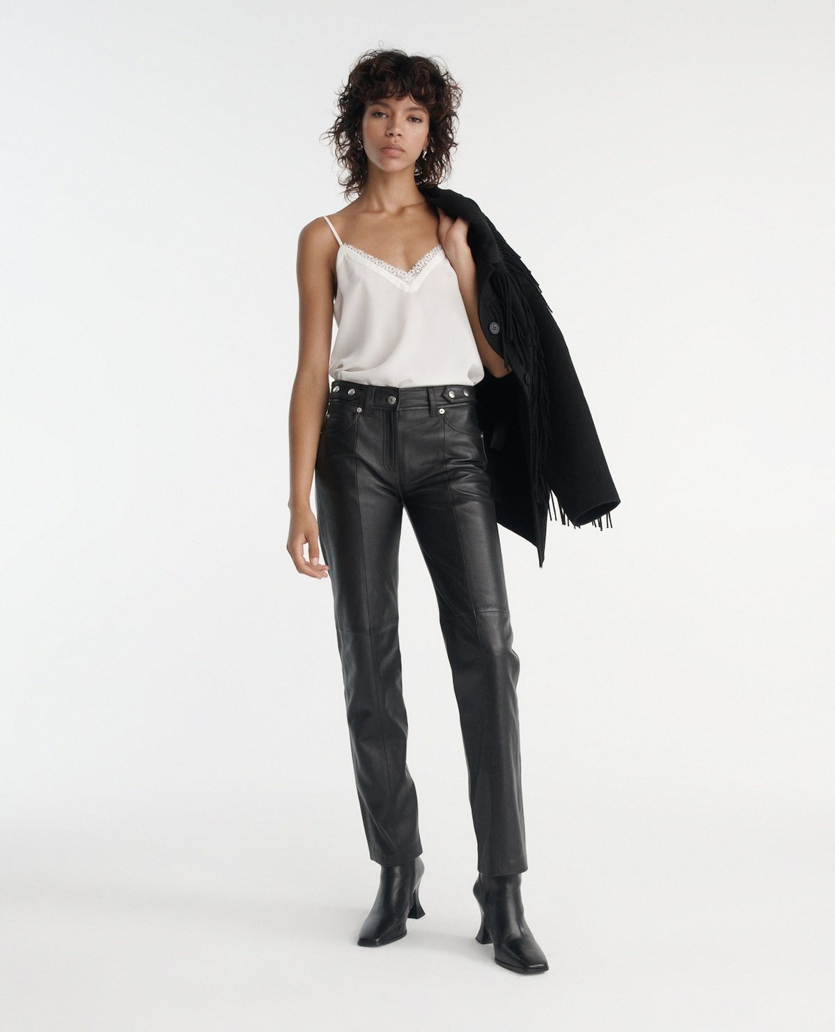 PANTALON EN CUIR NOIR AVEC DÉTAIL À LA TAILLE 