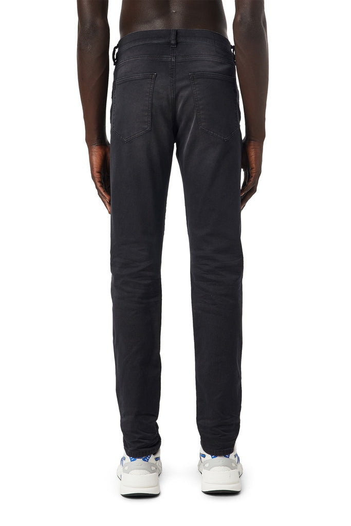 DIESEL - Slim 2060 D-Strukt Joggjeans® 0670M Black-Jeans_DIESEL-Aritmetik-montreal