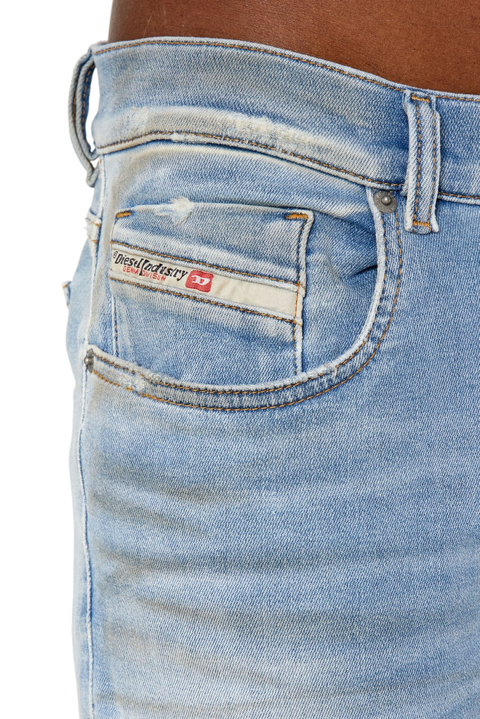 DIESEL - Slim 2060 D-Strukt Joggjeans® 068CW-Jeans_DIESEL-Aritmetik-montreal