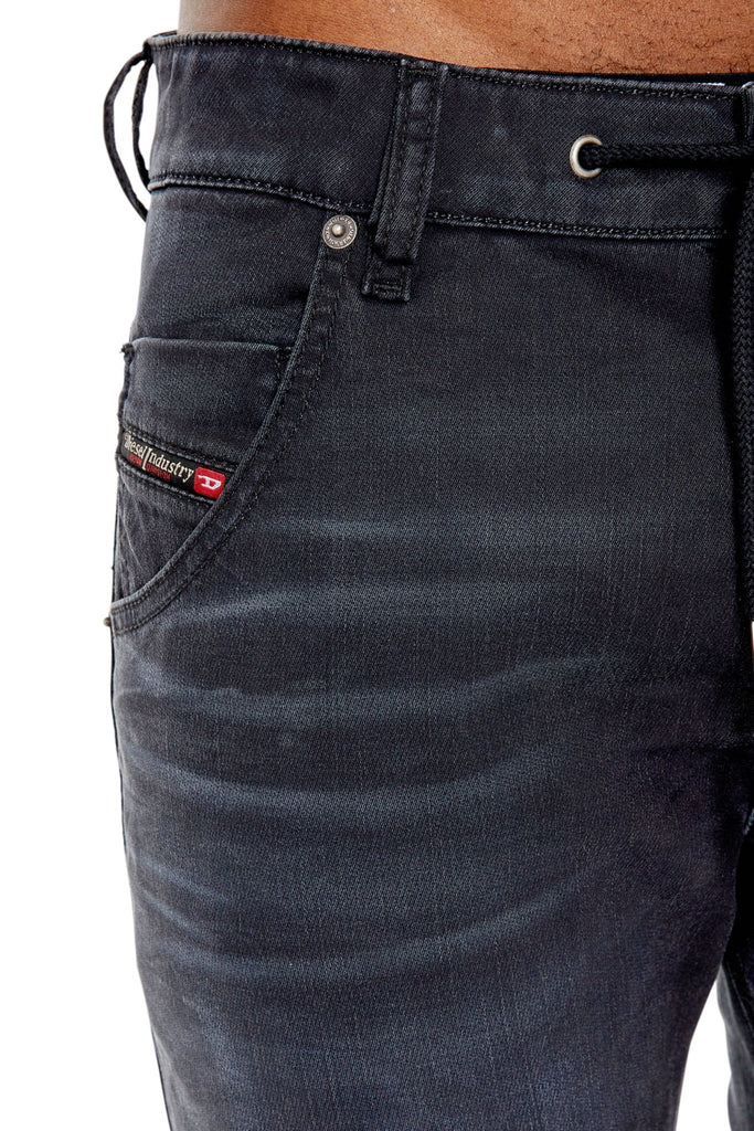 Krooley JoggJeans® 068CQ Tapered-Jogg Jeans_DIESEL-Aritmetik-montreal